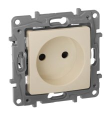 Розетка 2К Legrand Etika 16A 250V б/з со шторками винтовой зажим слоновая кость 672334