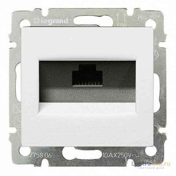 Розетка компьютерная RJ45 Legrand Valena 5e кат UTP с захватами белая 774230