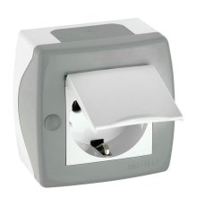 Розетка с заземлением и крышкой Mono Electric Octans IP20 16А 250В бело-серый 104-020007-118