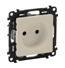 Розетка Legrand Valena Life 16A 250V б/з со шторками безвинтовой зажим слоновая кость 753516