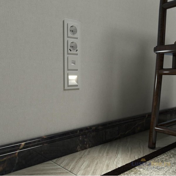 Розетка с заземлением и шторками Werkel белый W1171101 4690389155123