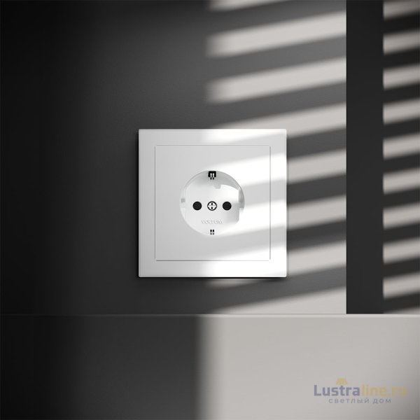 Розетка со шторками Voltum S70 VLS040202