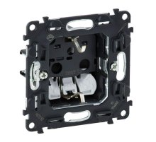 Розетка Legrand Valena Мех In Matic 16A 250V с/з с защитными шторками безвинтовой зажим 753030