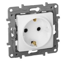 Розетка 2К+З Legrand Etika 16A 250V с/з со шторками винтовой зажим немецкий стандарт белый 672222