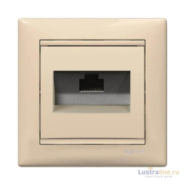 Розетка компьютерная RJ45 Legrand Valena 5e кат UTP с захватами белая 774230