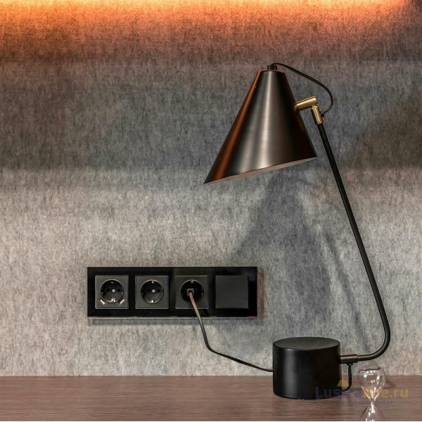 Розетка с заземлением Werkel черный матовый W1171008 4690389156878 Розетка с заземлением Werkel черный матовый W1171008 4690389156878