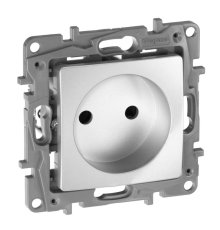 Розетка 2К Legrand Etika 16A 250V б/з со шторками винтовой зажим алюминий 672434