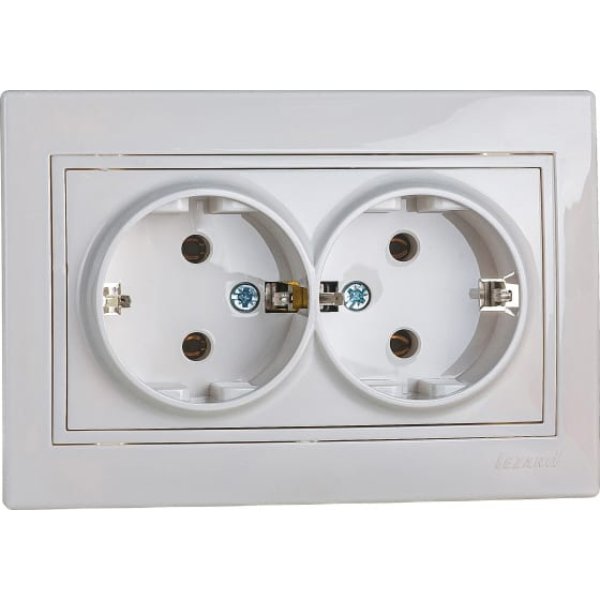 Розетка двойная с/з Lezard Mira 701-0202-127B