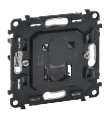 Информационная розетка RJ45 Legrand Valena Мех In Matic Life 6 кат STP 753046
