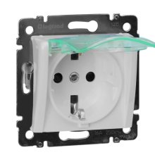 Розетка 2К+З Legrand Valena 16A 250V с/з со шторками крышкой винтовой зажим немецкий стандарт белый 774220