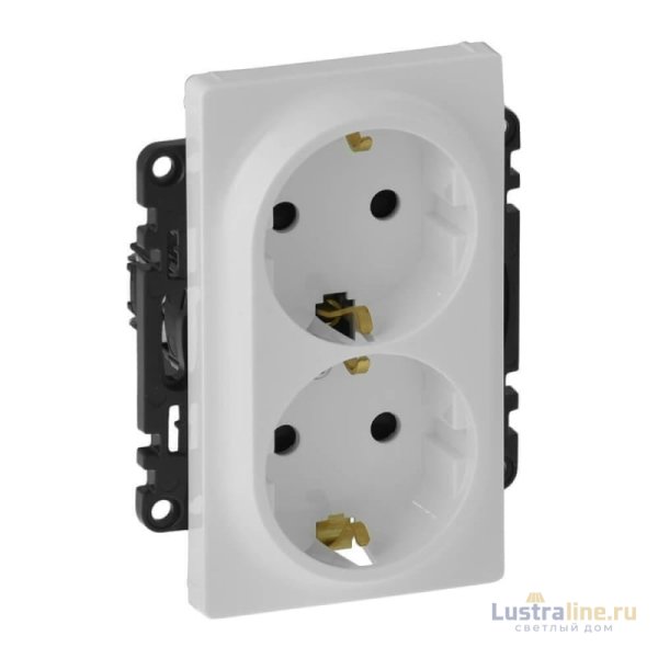Розетка двойная Legrand Valena Life 16A 250V с/з со шторками безвинтовой зажим белая 753426