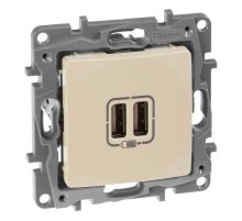 Розетка 2хUSB Legrand Etika слоновая кость 672394