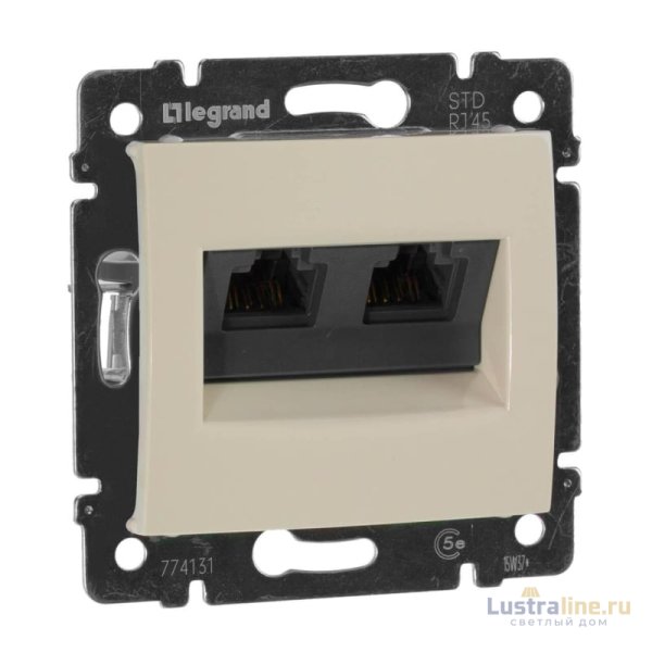 Розетка компьютерная 2хRJ45 Legrand Valena 5e кат UTP с захватами слоновая кость 774131