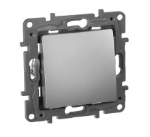 Выключатель кнопочный одноклавишный Legrand Etika 6A 250V алюминий 672414