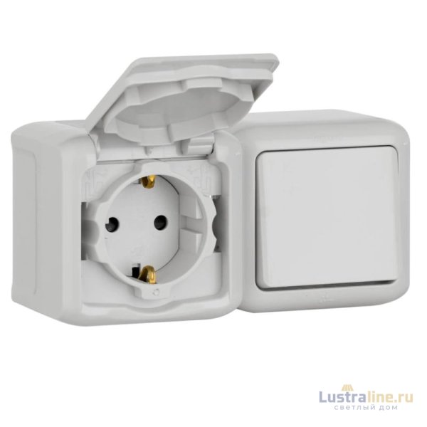 Блок выключатель одноклавишный и розетка 2К+З Legrand Quteo 16A 250V с/з со шторками крышкой IP44 серый 782348