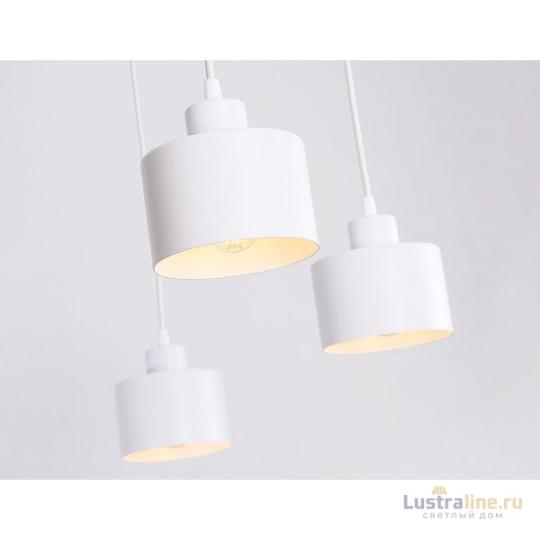 Подвесная люстра Ambrella Light Traditional TR8131