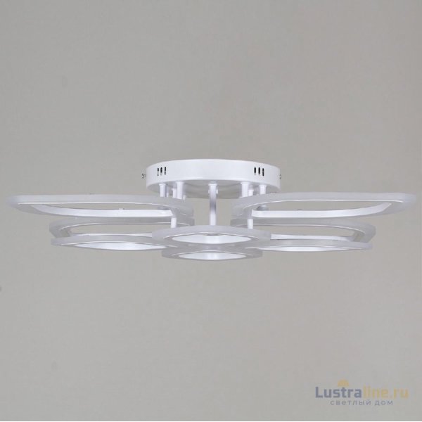 Потолочная люстра Reluce 02303-0.3-4+4 WH