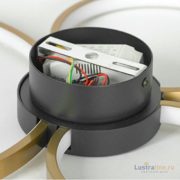 Потолочная люстра Lussole Lowell LSP-7112 Потолочная люстра Lussole Lowell LSP-7112
