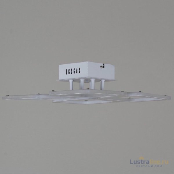 Потолочная люстра Reluce 09821-3.3-04 WH Потолочная люстра Reluce 09821-3.3-04 WH