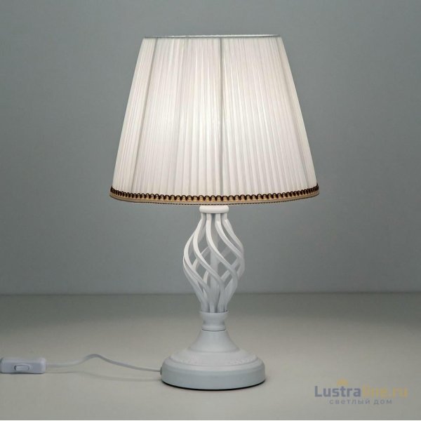 Настольная лампа Citilux CL402800 Настольная лампа Citilux CL402800