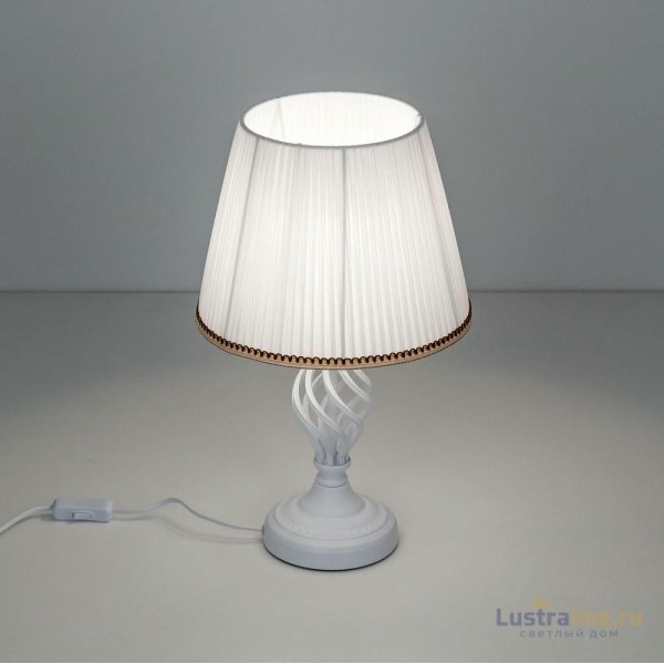 Настольная лампа Citilux CL402800 Настольная лампа Citilux CL402800
