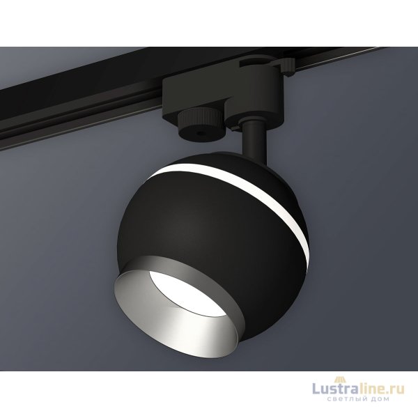 Трековый однофазный светильник с подсветкой Ambrella Light Track System XT1102004 (A2521, C1102, N7033) Трековый однофазный светильник с подсветкой Ambrella Light Track System XT1102004 (A2521, C1102, N7033)