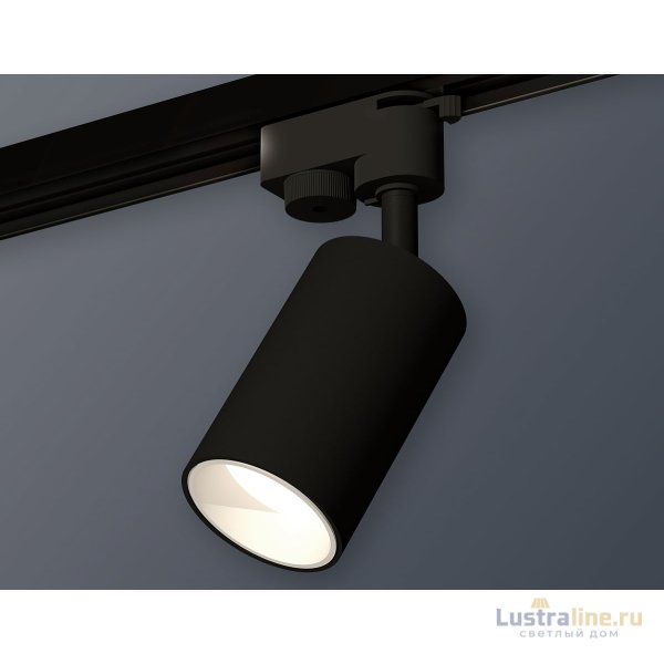 Трековый однофазный светильник Ambrella Light Track System XT6323020 (A2521, C6323, N6110) Трековый однофазный светильник Ambrella Light Track System XT6323020 (A2521, C6323, N6110)