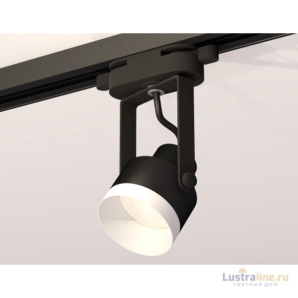 Трековый однофазный светильник Ambrella Light Track System XT6602040 (C6602, N6130) Трековый однофазный светильник Ambrella Light Track System XT6602040 (C6602, N6130)