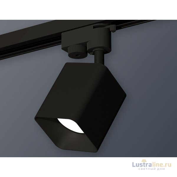 Трековый однофазный светильник Ambrella Light Track System XT7813001 (A2521, C7813, N7702) Трековый однофазный светильник Ambrella Light Track System XT7813001 (A2521, C7813, N7702)