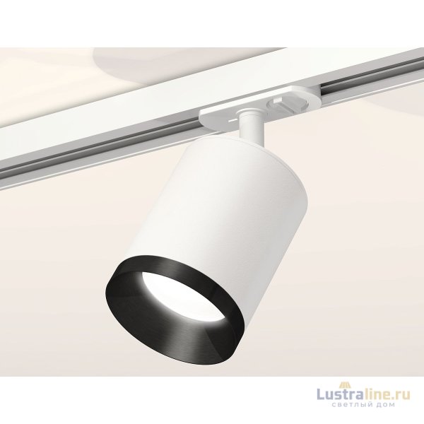 Комплект трекового светильника Ambrella Light Track System XT7421002 (A2536, C7421, N7031) Комплект трекового светильника Ambrella Light Track System XT7421002 (A2536, C7421, N7031)