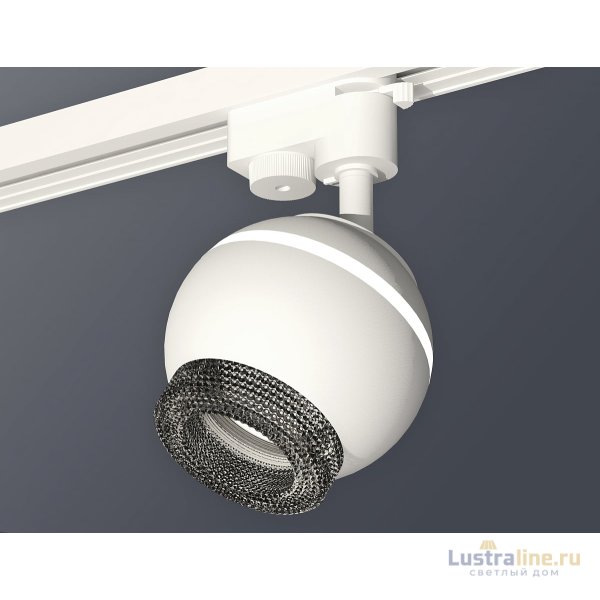 Трековый однофазный светильник с подсветкой Ambrella Light Track System XT1101061 (A2520, C1101, N7192) Трековый однофазный светильник с подсветкой Ambrella Light Track System XT1101061 (A2520, C1101, N7192)