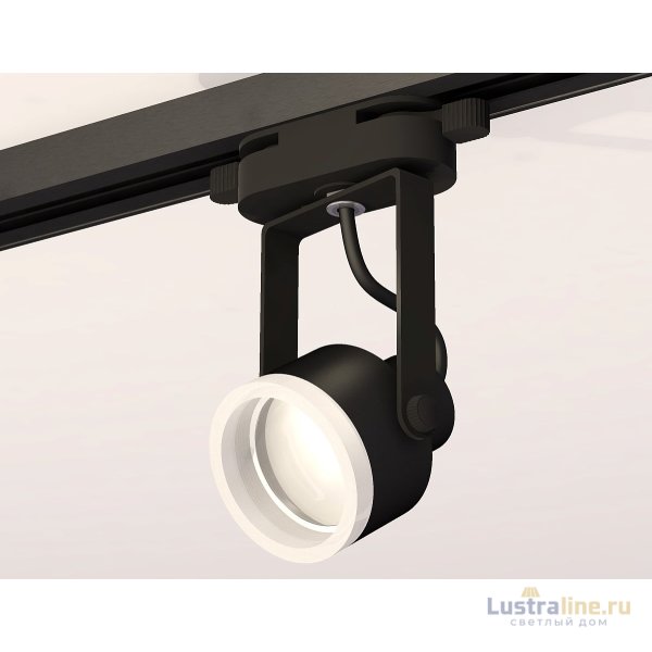 Трековый однофазный светильник Ambrella Light Track System XT6602084 (C6602, N6245) Трековый однофазный светильник Ambrella Light Track System XT6602084 (C6602, N6245)