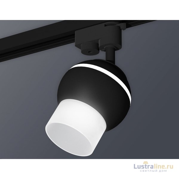 Трековый однофазный светильник с подсветкой Ambrella Light Track System XT1102072 (A2521, C1102, N7170) Трековый однофазный светильник с подсветкой Ambrella Light Track System XT1102072 (A2521, C1102, N7170)