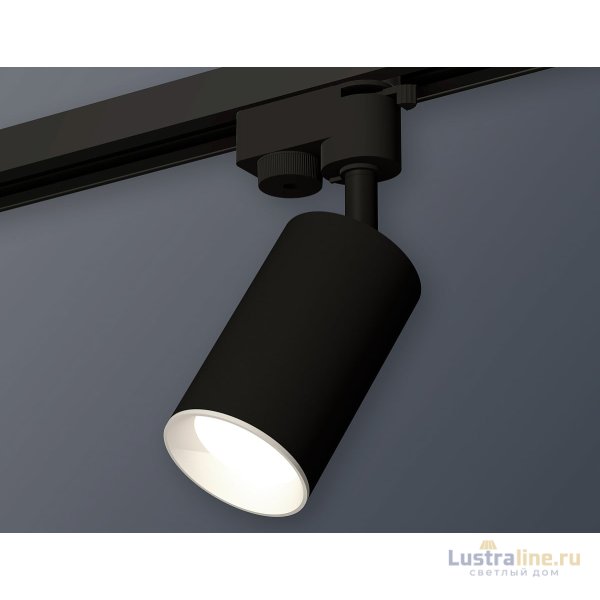 Трековый однофазный светильник Ambrella Light Track System XT6323001 (A2521, C6323, N6101) Трековый однофазный светильник Ambrella Light Track System XT6323001 (A2521, C6323, N6101)
