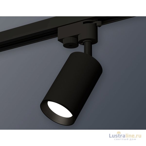 Трековый однофазный светильник Ambrella Light Track System XT6323003 (A2521, C6323, N6103) Трековый однофазный светильник Ambrella Light Track System XT6323003 (A2521, C6323, N6103)