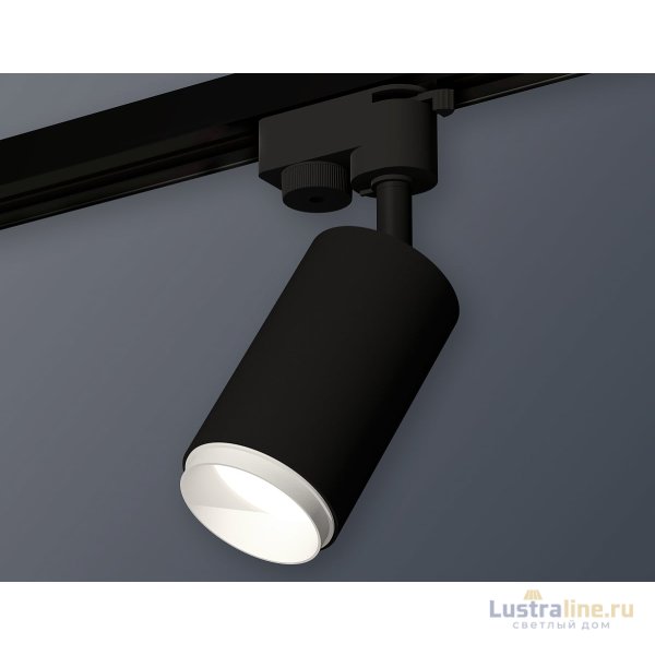 Трековый однофазный светильник Ambrella Light Track System XT6323040 (A2521, C6323, N6120) Трековый однофазный светильник Ambrella Light Track System XT6323040 (A2521, C6323, N6120)