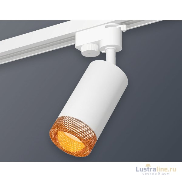 Трековый однофазный светильник Ambrella Light Track System XT6322084 (A2520, C6322, N6154) Трековый однофазный светильник Ambrella Light Track System XT6322084 (A2520, C6322, N6154)