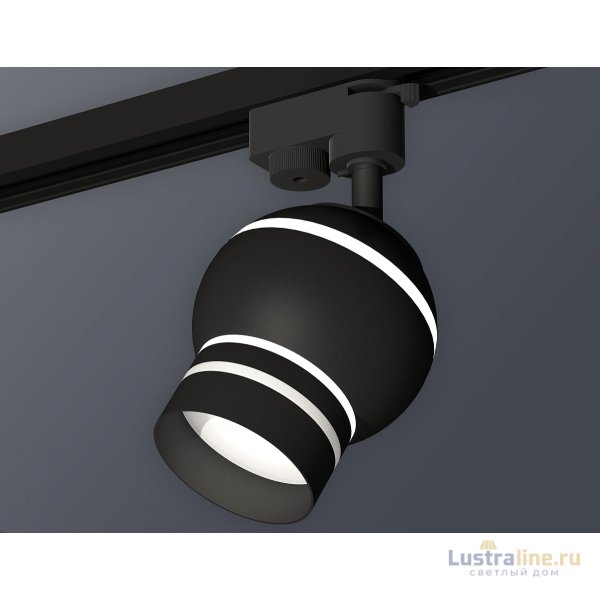 Трековый однофазный светильник с подсветкой Ambrella Light Track System XT1102065 (A2521, C1102, N7142) Трековый однофазный светильник с подсветкой Ambrella Light Track System XT1102065 (A2521, C1102, N7142)