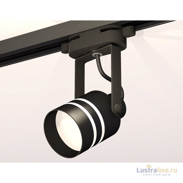 Трековый однофазный светильник Ambrella Light Track System XT6602082 (C6602, N6236) Трековый однофазный светильник Ambrella Light Track System XT6602082 (C6602, N6236)