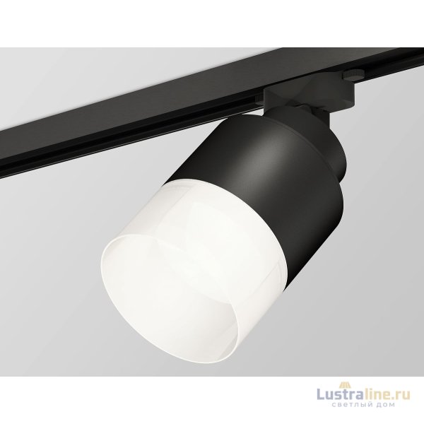 Трековый светильник Ambrella Light Track System XT8111002 (A2526, A2106, C8111, N8402)