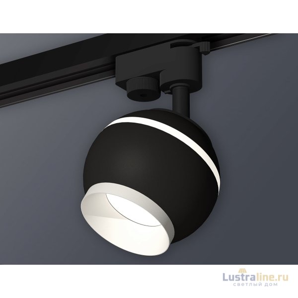 Трековый однофазный светильник с подсветкой Ambrella Light Track System XT1102001 (A2521, C1102, N7030) Трековый однофазный светильник с подсветкой Ambrella Light Track System XT1102001 (A2521, C1102, N7030)