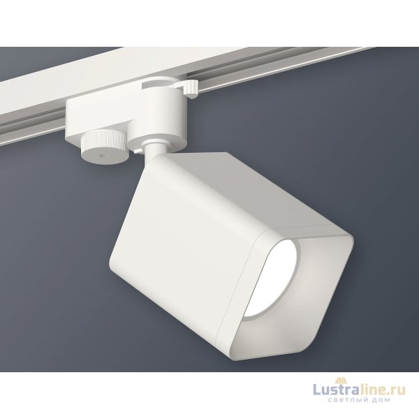Трековый однофазный светильник Ambrella Light Track System XT7812001 (A2520, C7812, N7701) Трековый однофазный светильник Ambrella Light Track System XT7812001 (A2520, C7812, N7701)