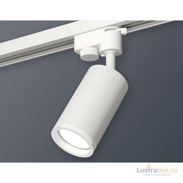 Трековый однофазный светильник Ambrella Light Track System XT6322140 (A2520, C6322, N6245) Трековый однофазный светильник Ambrella Light Track System XT6322140 (A2520, C6322, N6245)