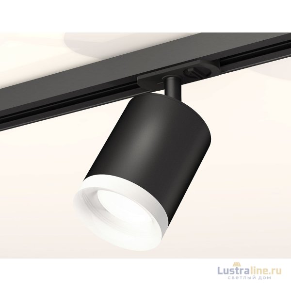 Комплект трекового светильника Ambrella Light Track System XT7422021 (A2537, C7422, N7165) Комплект трекового светильника Ambrella Light Track System XT7422021 (A2537, C7422, N7165)