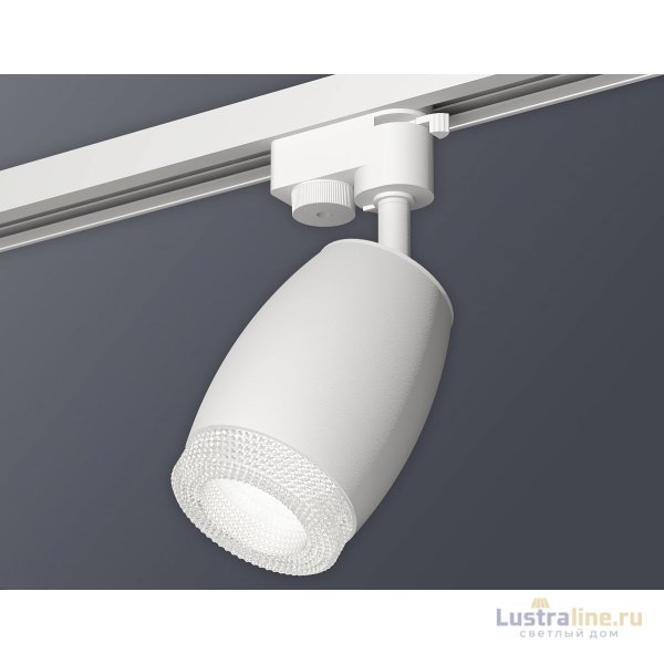 Трековый однофазный светильник Ambrella Light Track System XT1122020 (A2520, C1122, N7191) Трековый однофазный светильник Ambrella Light Track System XT1122020 (A2520, C1122, N7191)