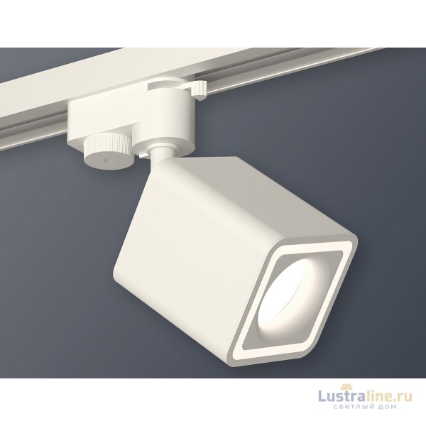 Трековый однофазный светильник Ambrella Light Track System XT7812020 (A2520, C7812, N7715) Трековый однофазный светильник Ambrella Light Track System XT7812020 (A2520, C7812, N7715)