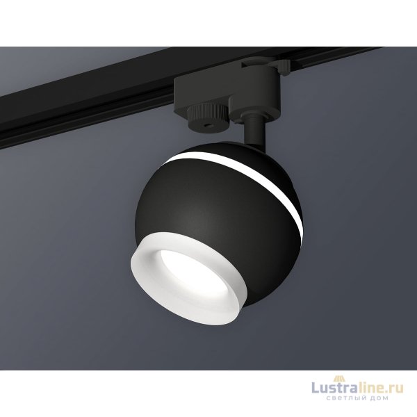 Трековый однофазный светильник с подсветкой Ambrella Light Track System XT1102071 (A2521, C1102, N7165) Трековый однофазный светильник с подсветкой Ambrella Light Track System XT1102071 (A2521, C1102, N7165)